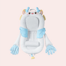 Espreguiçadeira inteligente e calmante para bebês com mãos que fazem carinho.